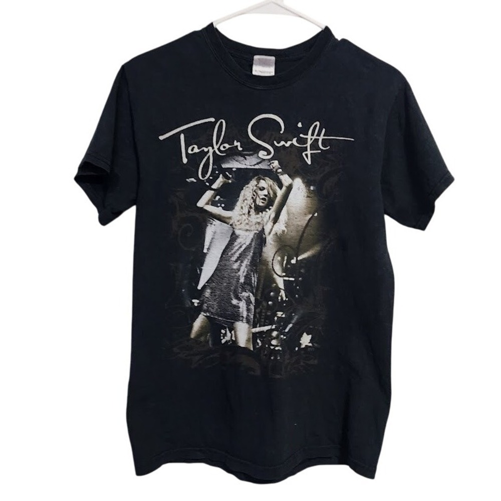 TAYLOR SWIFT Fearless Tour 2009 Graphic Band Tee Vintage Black Swiftie S